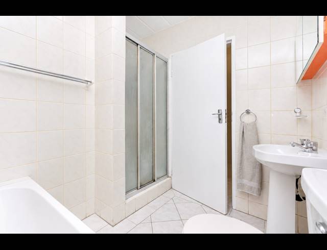 2 BEDROOM APARTMENT FOR SALE IN GLENVISTA